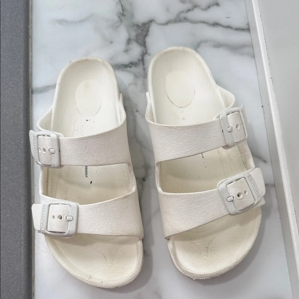 Birkenstock Arizona Essentials EVA in white Kids size 31